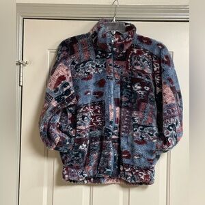 Women’s size small (see measurements) warm cozy heavyweight fleece zip up jacket